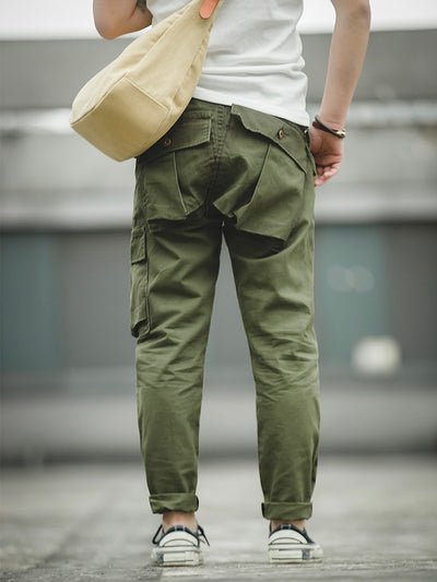 Pantalones cargo para hombre con bolsillos asimétricos exclusivos