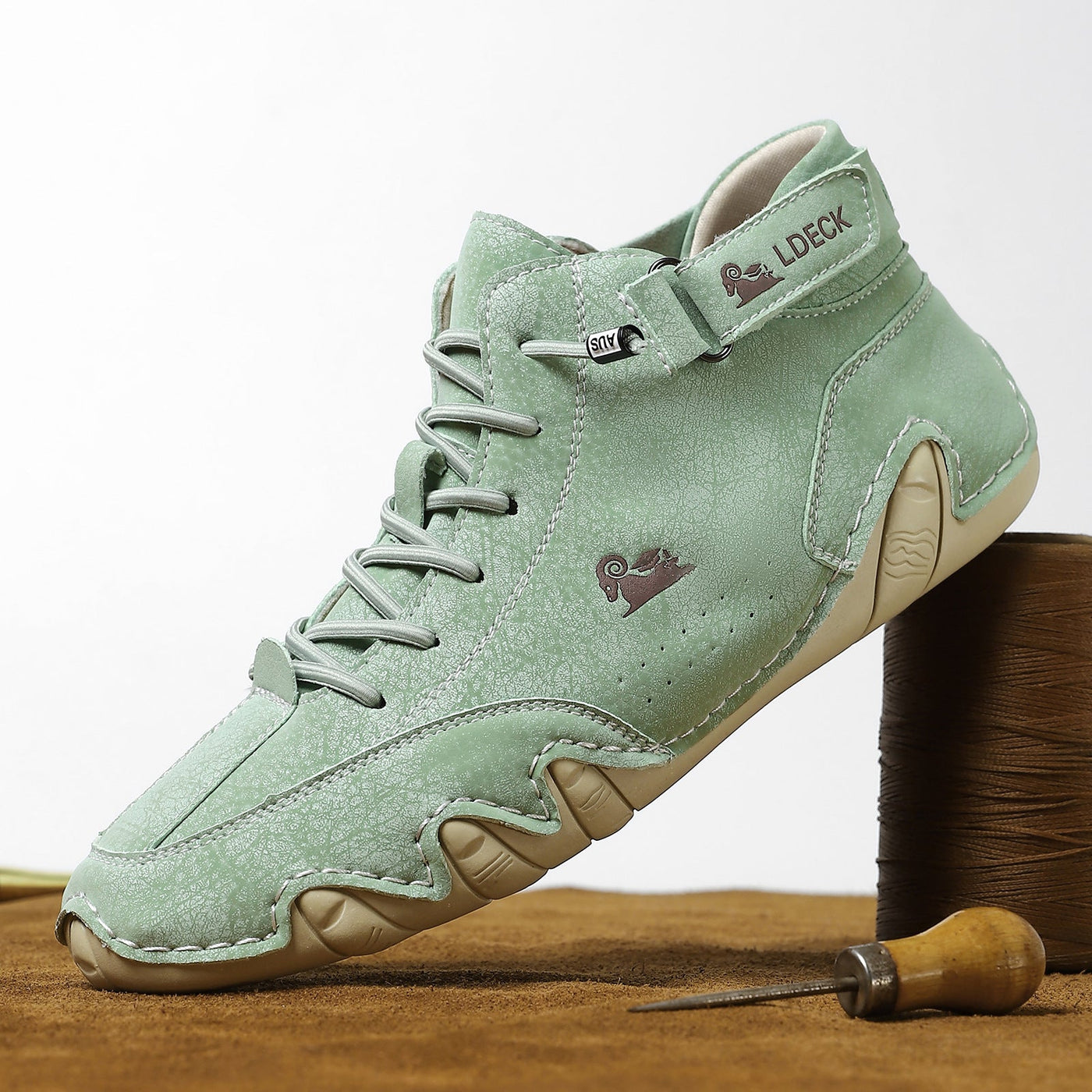 Unisex Leather Lace-Up Mid-Top Casual Sneakers