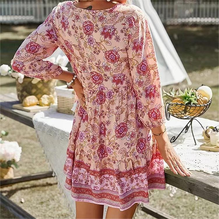 Robe à imprimé bohème à manches 3/4 et col en V