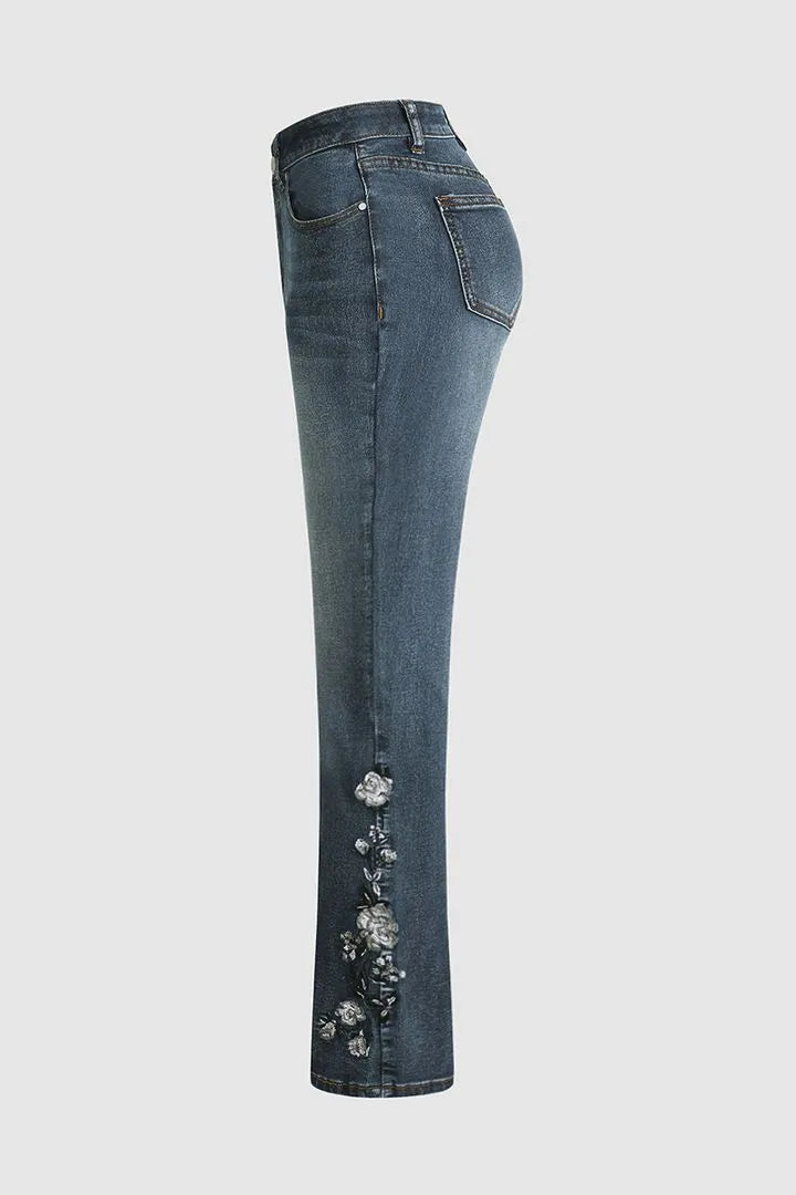 Jean bootcut taille moyenne avec broderie florale à la main