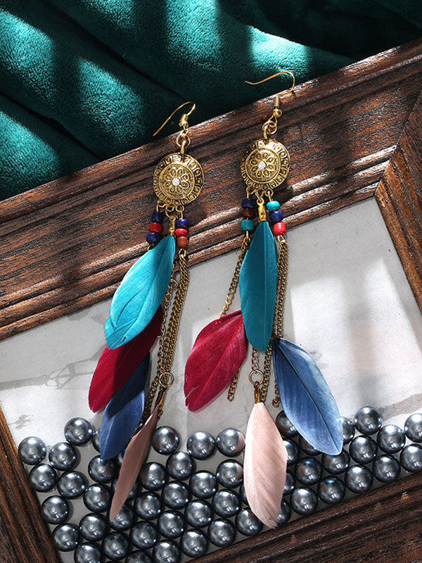 Pendientes de plumas con borlas de cadena de colores boho