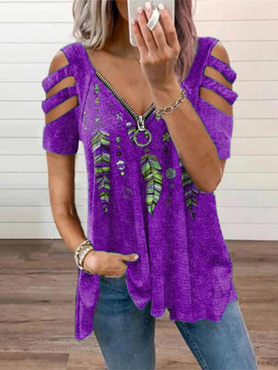 T-shirt à col en V avec fermeture éclair et imprimé plumes sur les épaules