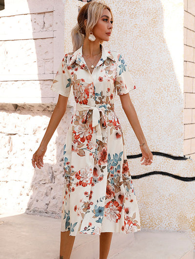 Robe imprimée à manches courtes et à boutonnage simple