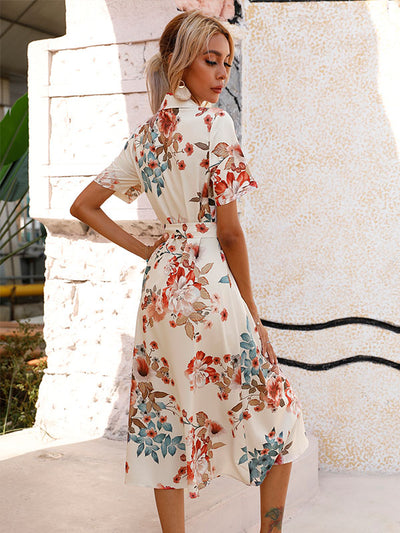 Robe imprimée à manches courtes et à boutonnage simple