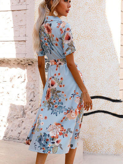 Robe imprimée à manches courtes et à boutonnage simple