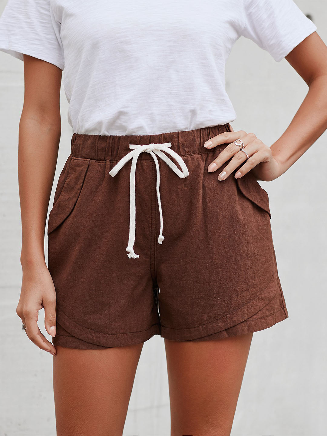 Drawstring Elastic Waist Loose Shorts with Pockets Coffee